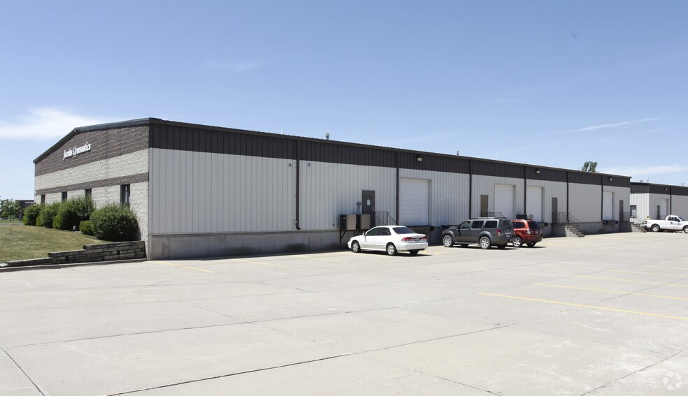 More Photos Of 75 NE Venture Dr, Waukee Warehouse For Lease