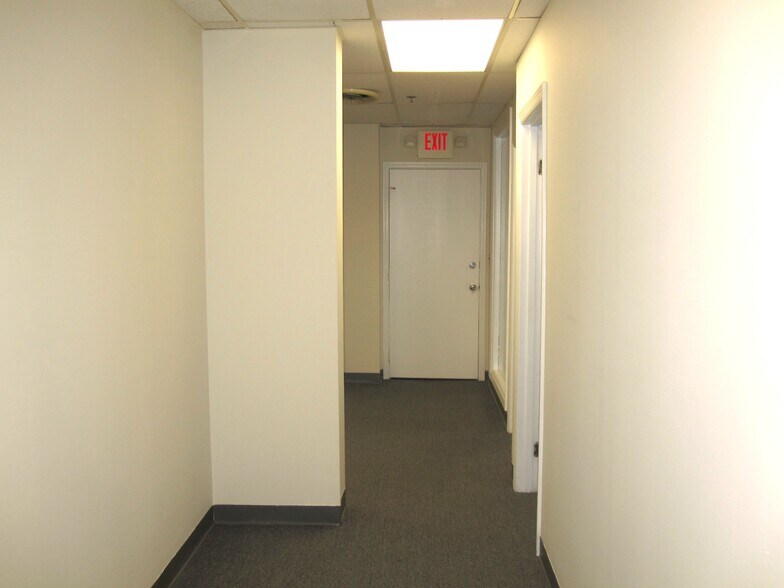 More Photos Of 18 Bank St, Summit Medical For Lease