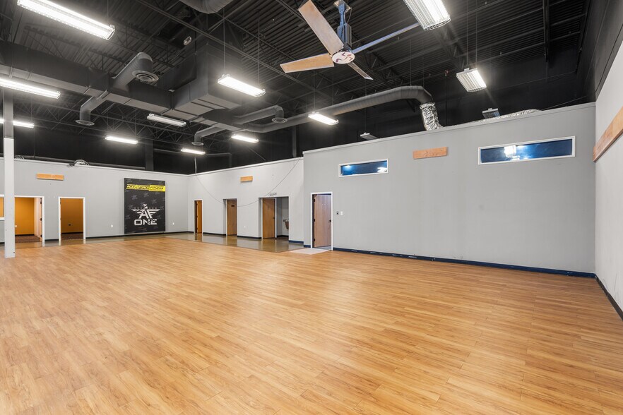 More Photos Of 304-350 NE Agness Ave, Grants Pass Unknown For Lease