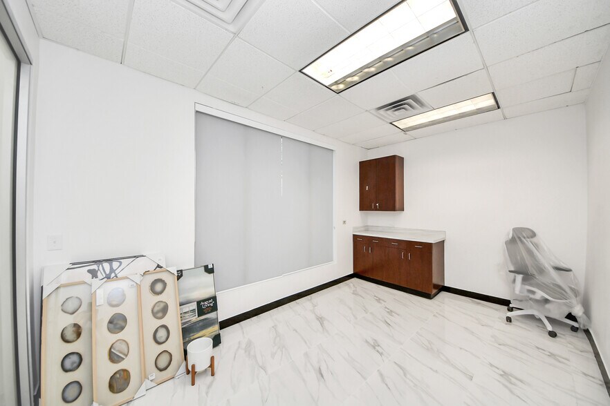 More Photos Of 7012 Barker Cypress Rd, Cypress Office For Sale