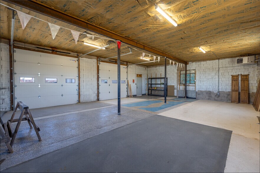 More Photos Of 27 S Broadway, Cortez Flex For Sale