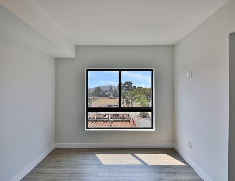 More Photos Of 1300 W Mission Blvd, Pomona Apartments For Sale