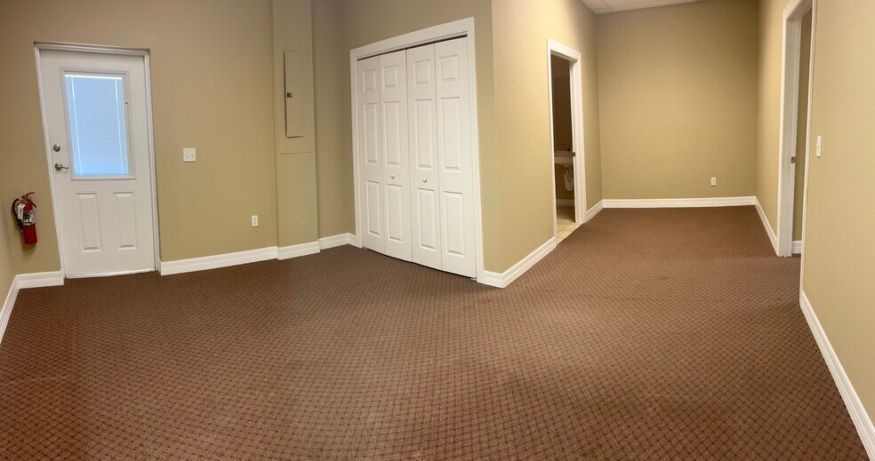More Photos Of 6105 Deltona Blvd, Spring Hill Office For Lease