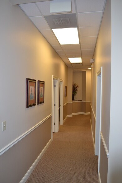 More Photos Of 3930 Mezzanine Dr, Lafayette Medical For Lease