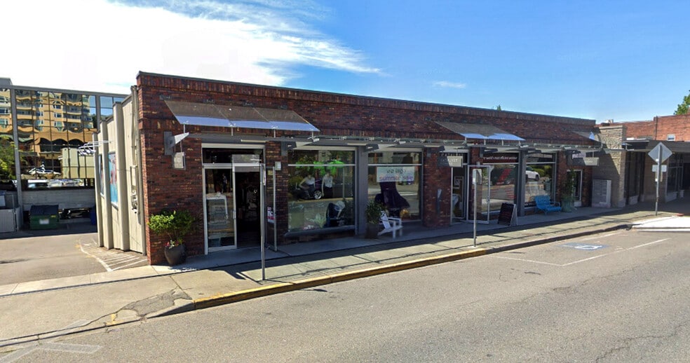 More Photos Of 123 Lake St, Kirkland Storefront For Lease