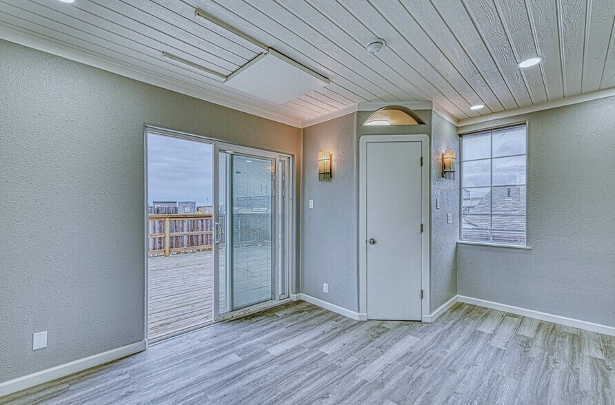 More Photos Of 7550 Sandholdt Rd, Moss Landing Warehouse For Sale