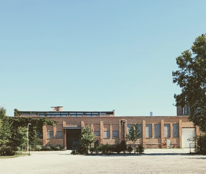 More Photos Of , Chicago Unknown For Sale