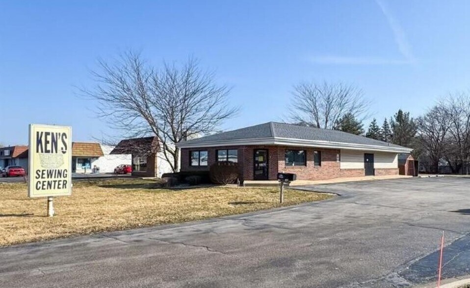 More Photos Of 205 S Center Rd, Saginaw General Retail For Sale