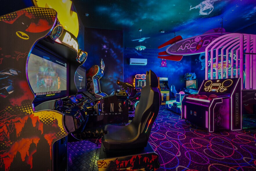 More Photos Of 1125 Grand Traverse Pky, Kissimmee Specialty For Sale