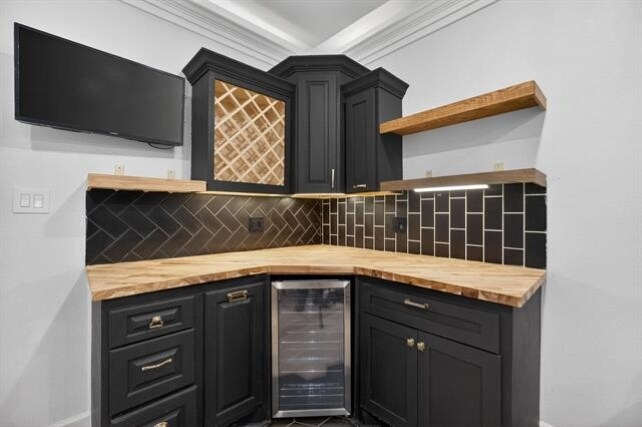 More Photos Of 3050 E Parkway St, Groves Showroom For Sale