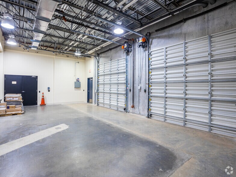 More Photos Of 5870 N Hiatus Rd, Tamarac Unknown For Lease