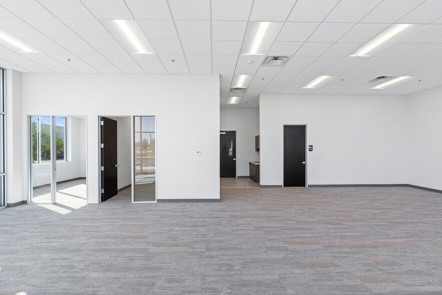 More Photos Of 500 E Pinnacle Peak Rd, Phoenix Unknown For Lease