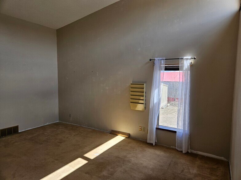 More Photos Of 30 8th St N, Cloquet Office For Sale