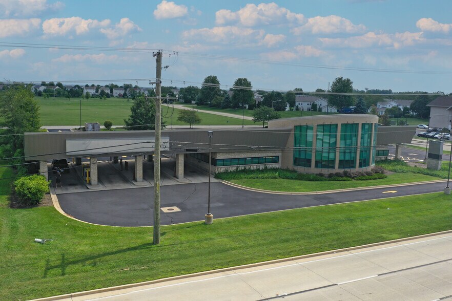 More Photos Of 16051 Weber Rd, Crest Hill Bank For Lease