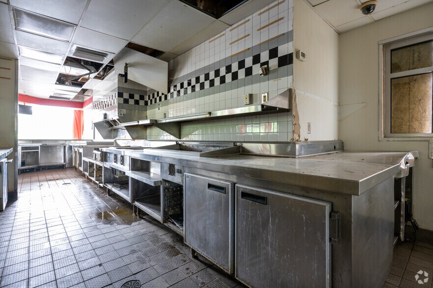 More Photos Of 4684 N Patterson Ave, Winston-Salem Restaurant For Sale