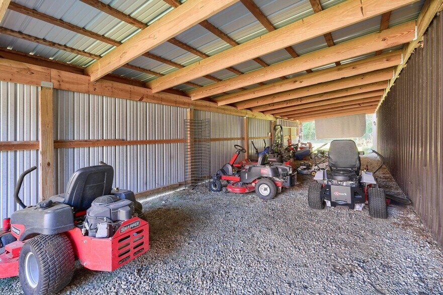 More Photos Of 7271 National Rd SW, Pataskala Freestanding For Sale