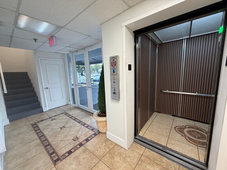 More Photos Of 600 NW 35th Ave, Miami Medical For Lease