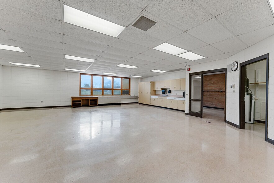 More Photos Of S5864 State Highway 23, Loganville Light Distribution For Sale