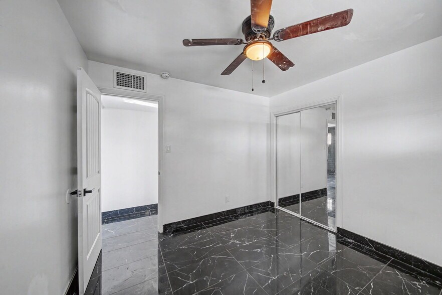 More Photos Of 4028 S 15th St, Phoenix Multifamily For Sale