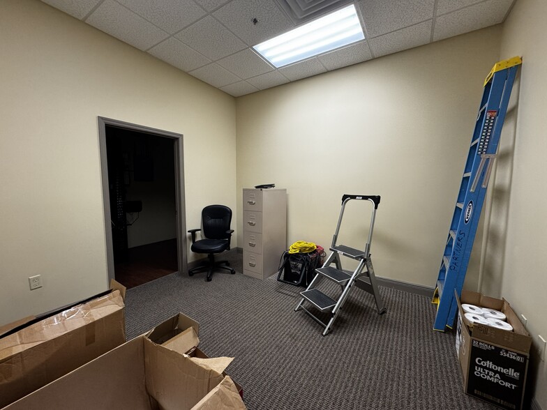 More Photos Of 12290 Crystal Commerce Loop, Fort Myers Flex For Lease