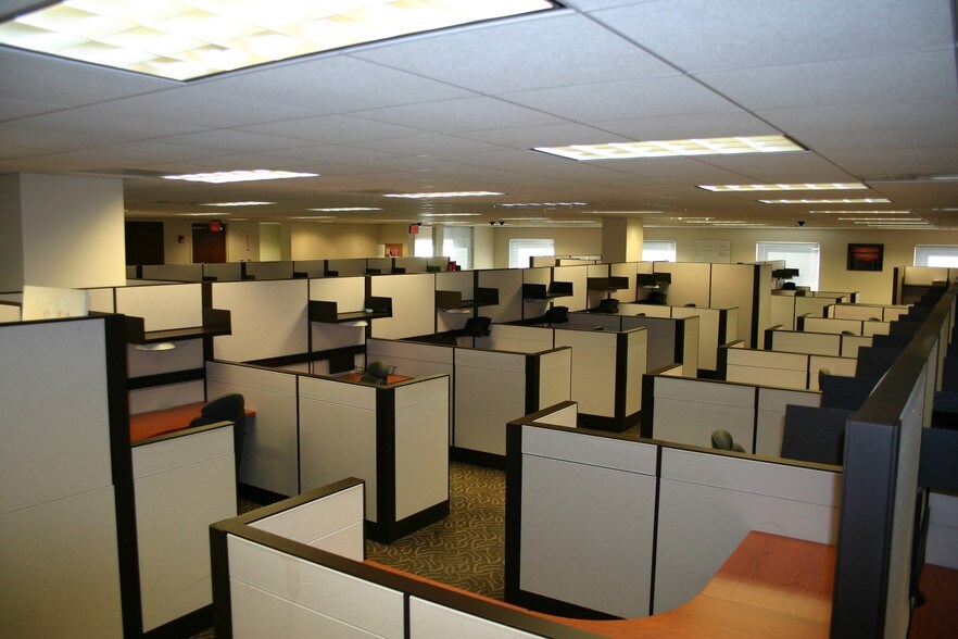 More Photos Of 9830 SW 77th Ave, Miami Office For Sale