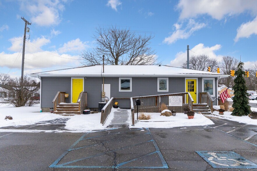 More Photos Of 308 S Scott St, Warsaw Office For Lease