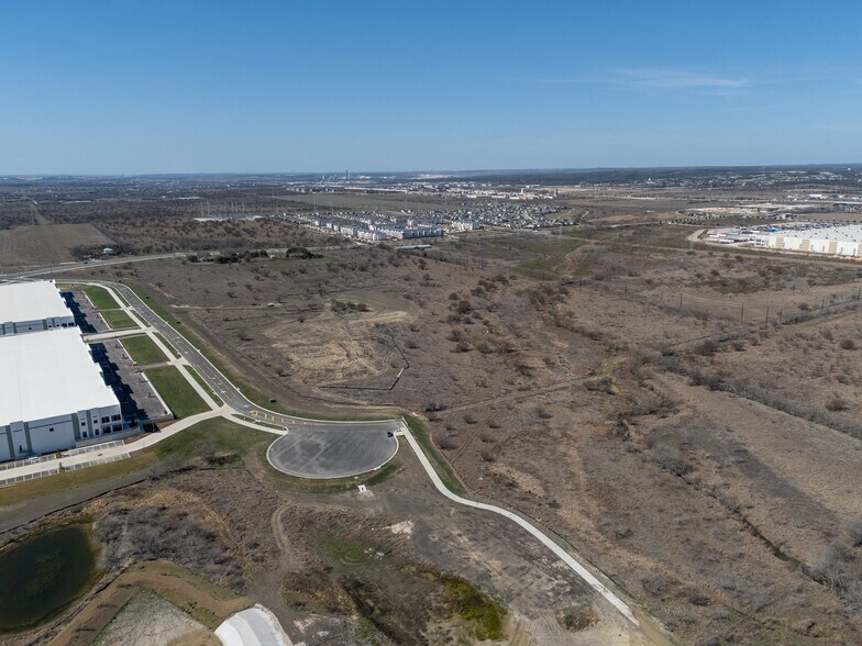 More Photos Of 1600 E Mccarty Ln, San Marcos Land For Lease