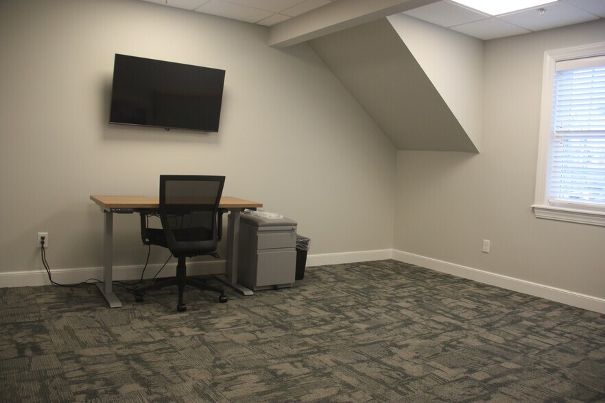 More Photos Of 60 Munson Meeting Way, Chatham Coworking Space