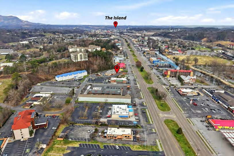 More Photos Of 3584 Parkway, Pigeon Forge Restaurant For Lease