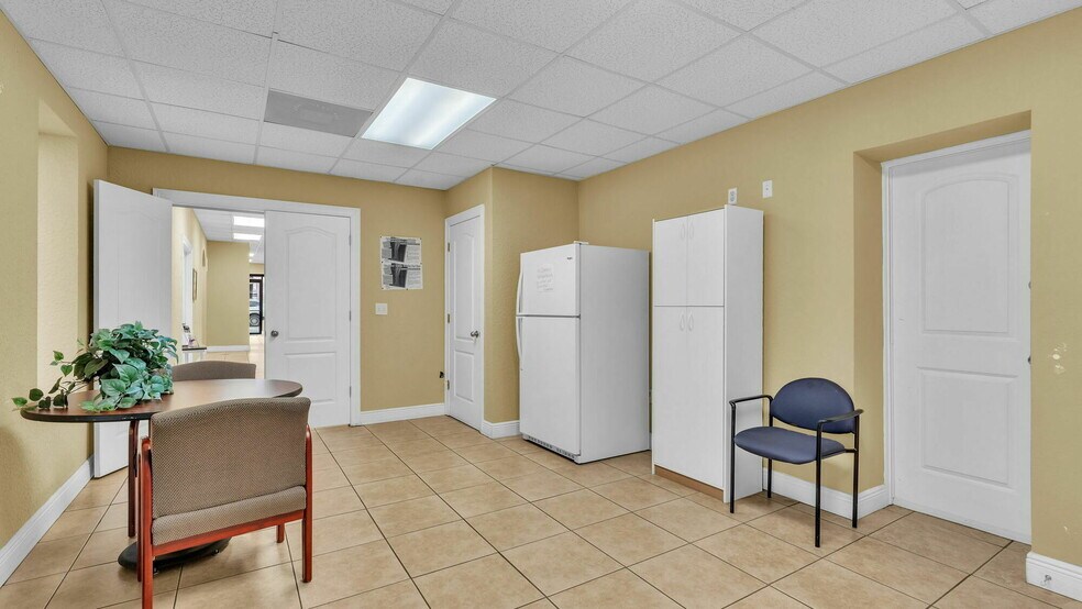 More Photos Of 415 E Main St, Bartow Office For Lease