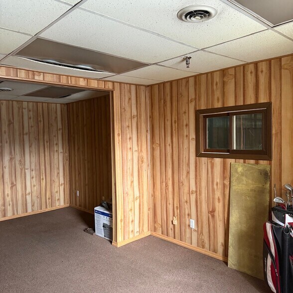 More Photos Of 2316 W Everett St, Appleton Warehouse For Lease