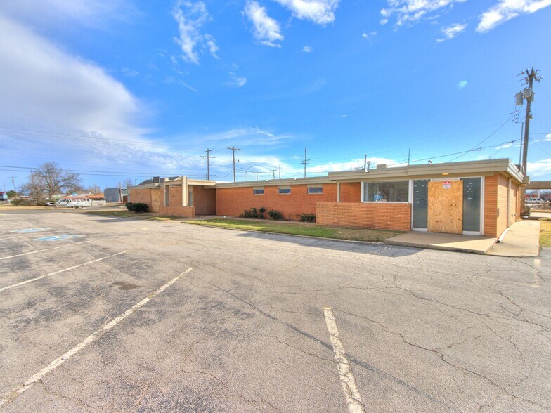 More Photos Of 5835 S Pennsylvania Ave, Oklahoma City Medical For Sale