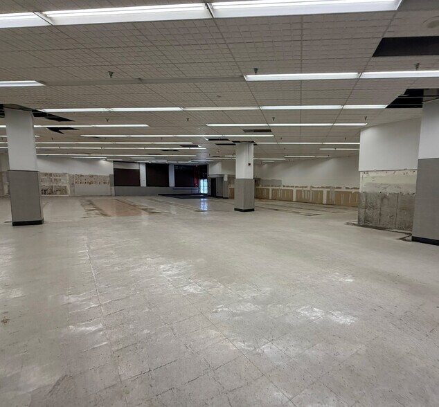 More Photos Of 1300 Bush St, San Francisco Freestanding For Lease