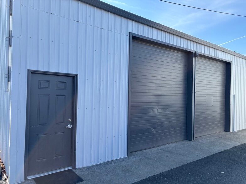More Photos Of 1416 W Ainsworth Ave, Pasco Industrial For Sale