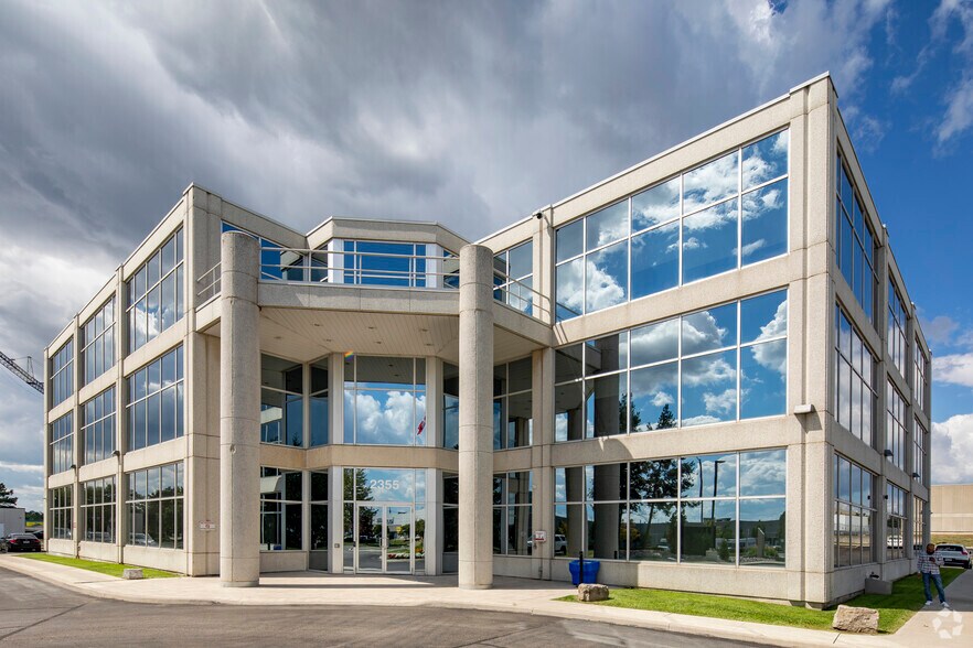 More Photos Of 2355 Skymark Ave, Mississauga Office For Lease