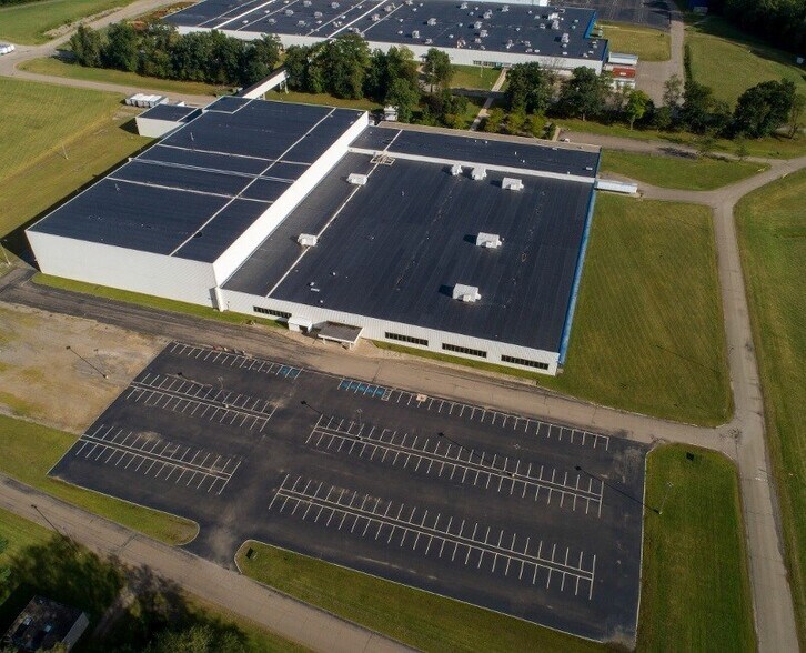 More Photos Of 200 Murray Dr, Warren Unknown For Lease