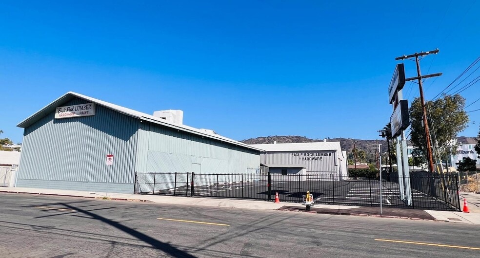More Photos Of 2219 Fair Park Ave, Los Angeles Warehouse For Lease