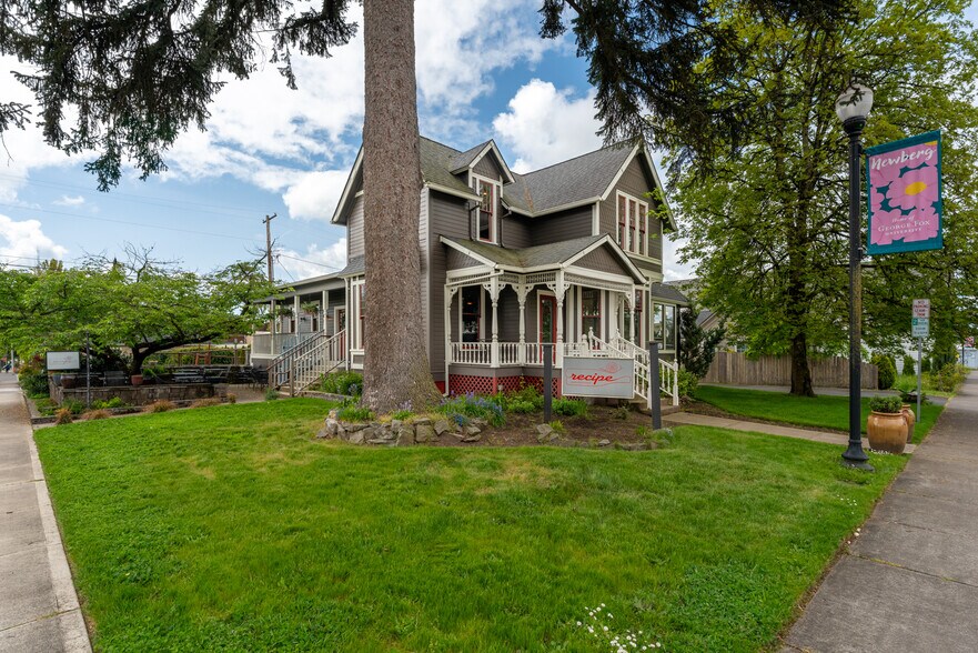 More Photos Of 115 N Washington St, Newberg Restaurant For Sale