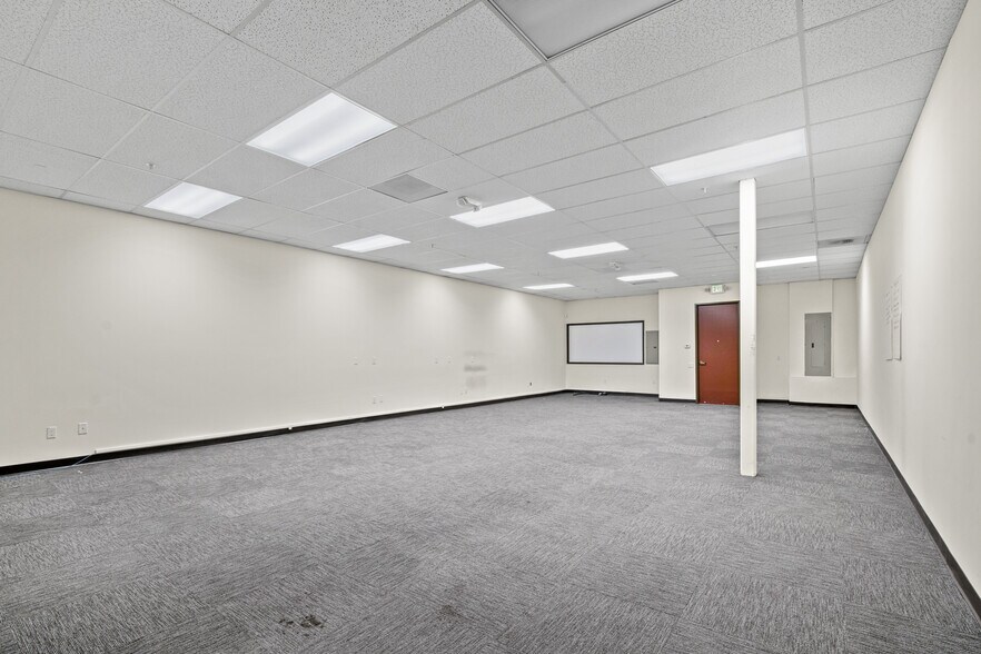 More Photos Of 1717 Mission St, San Francisco Flex For Sale