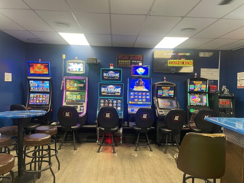 More Photos Of 401 N Limit St, Lincoln Freestanding For Sale