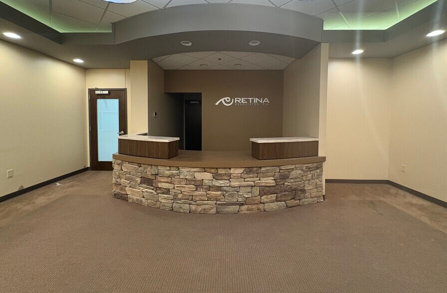 More Photos Of 100 NE Missouri Rd, Lee's Summit Medical For Lease