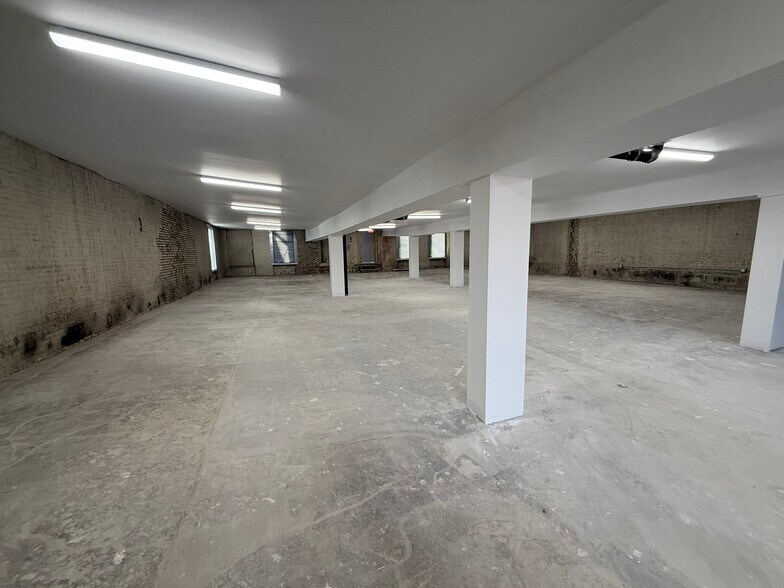 More Photos Of 156 E 105th St, New York Specialty For Lease