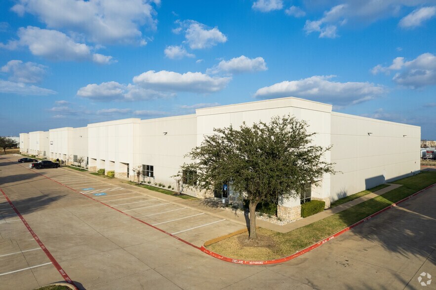 More Photos Of 7873-7889 Will Rogers Blvd, Fort Worth Unknown For Lease