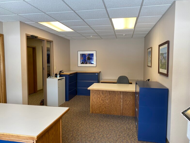 More Photos Of 1200 Heritage Dr, New Richmond Office For Sale