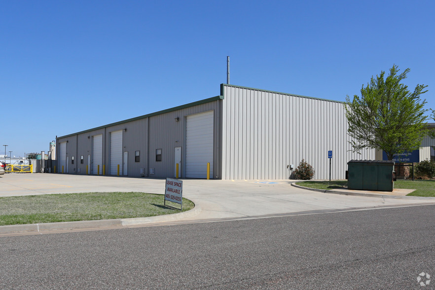 Primary Photo Of 3333-3349 Deskin Dr, Norman Warehouse For Lease