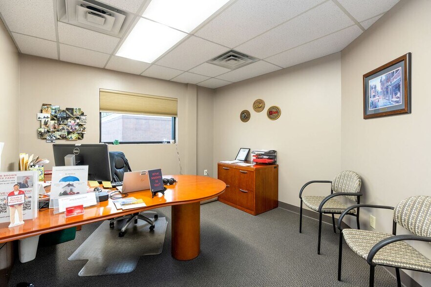 More Photos Of 4209 Shelbyville Rd, Louisville Office For Lease