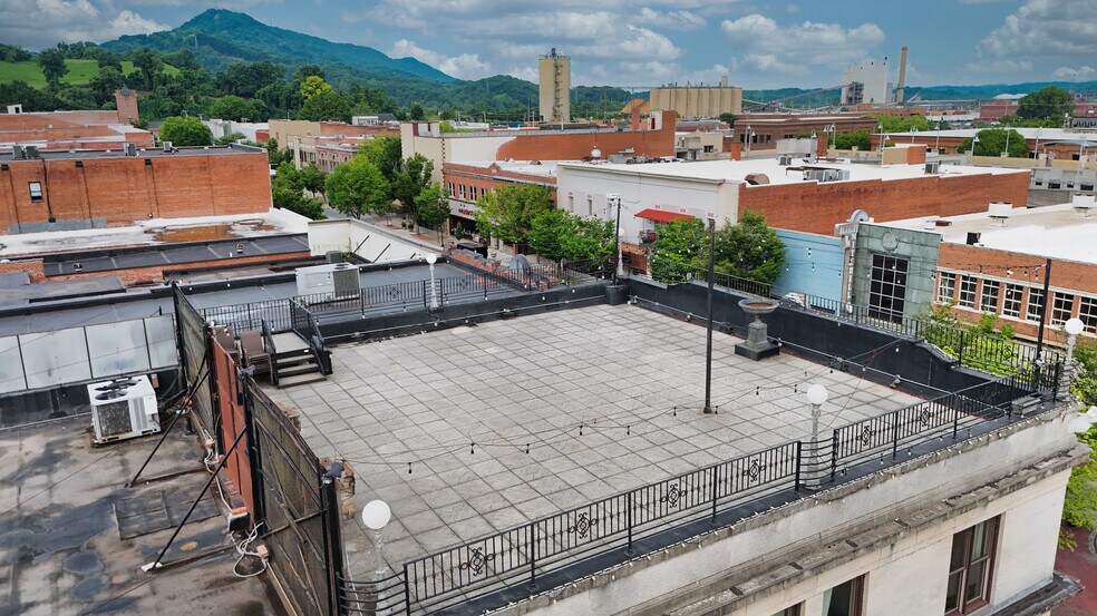More Photos Of 255 Broad St., Kingsport General Retail For Sale