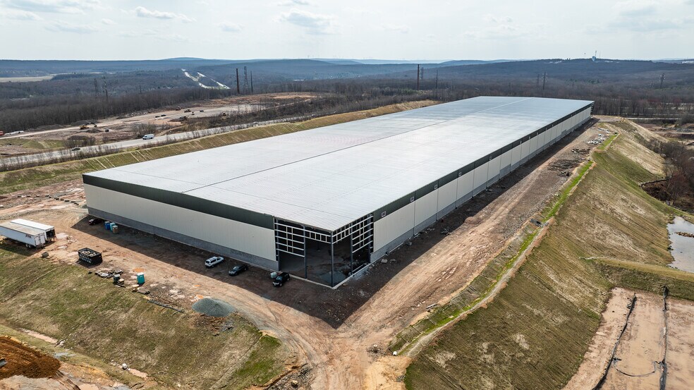 More Photos Of Route 424 and I-81, Hazle Township Distribution For Lease