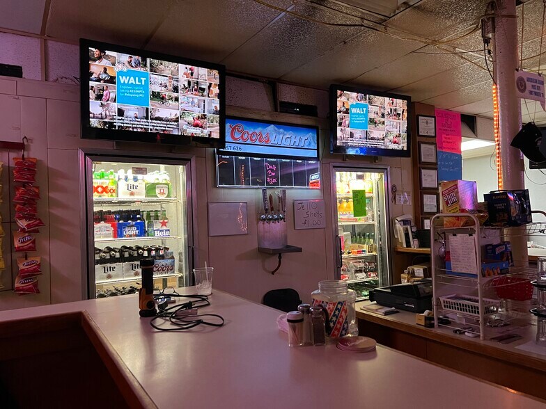 More Photos Of 1109-1137 Burton Hill Rd, Fort Worth Storefront Retail Office For Lease