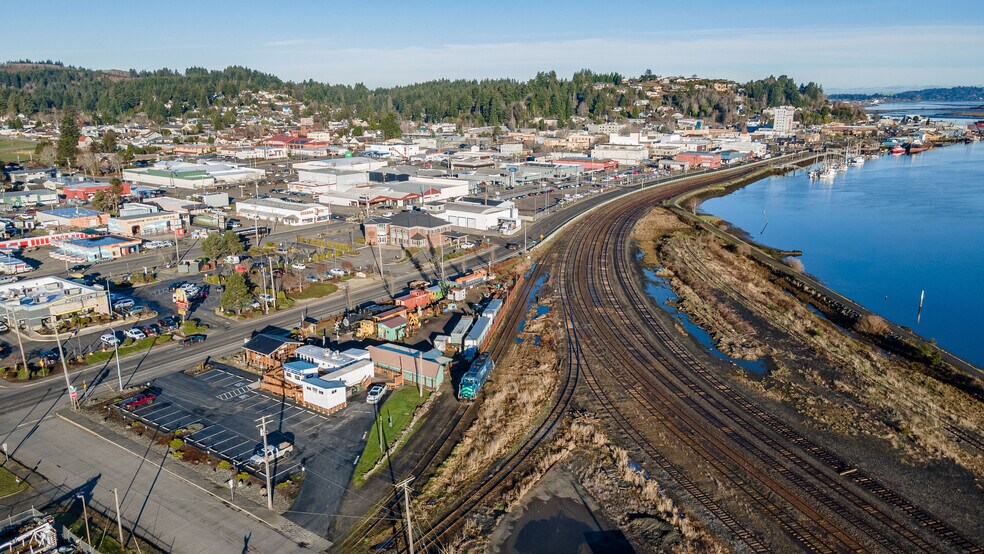 More Photos Of 102 Hall Ave, Coos Bay Restaurant For Sale